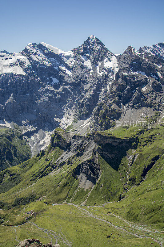 来自schilthorn/piz gloria的瑞士阿尔卑斯山